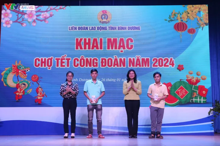 Bình Dương: 50 gian hàng ưu đãi phục vụ công nhân lao động sắm Tết - Ảnh 6. Bình Dương: 50 gian hàng ưu đãi phục vụ công nhân lao động sắm Tết - Ảnh 6.