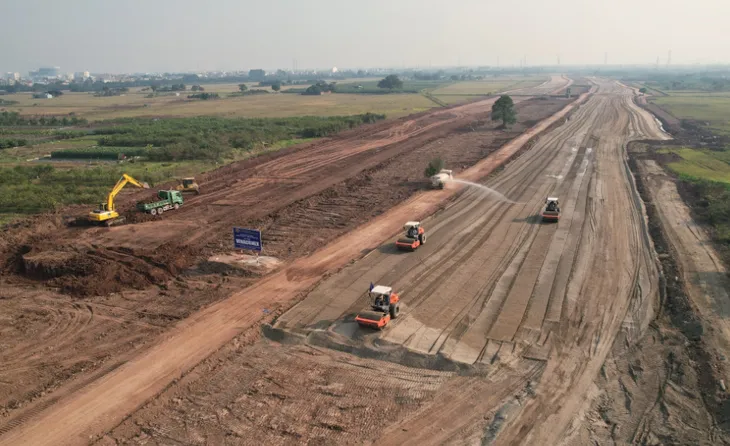 Đẩy nhanh tiến độ nhờ tách giải phóng mặt bằng khỏi dự án xây lắp - Ảnh 1. Đẩy nhanh tiến độ nhờ tách giải phóng mặt bằng khỏi dự án xây lắp - Ảnh 1.