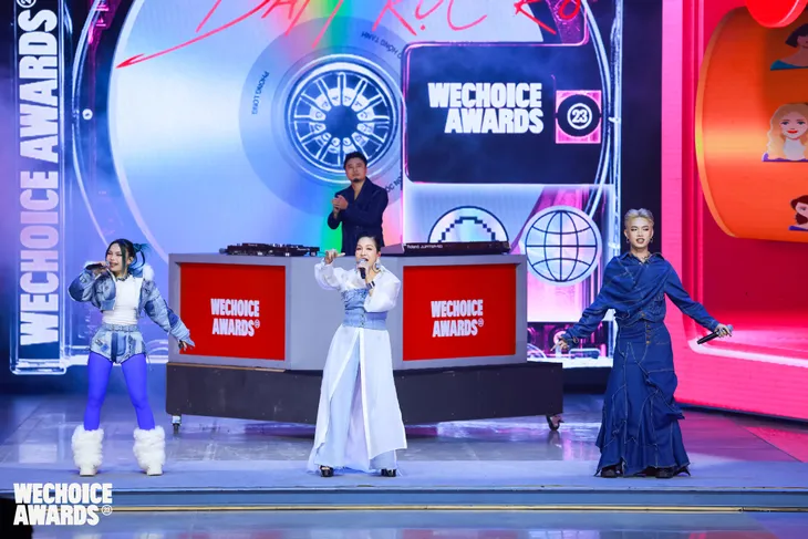 WeChoice Awards 2023: Đen Vâu tự hào hát với “những người bình thường”, diva Mỹ Linh thử debut cùng dàn Chị đẹp - Ảnh 5. WeChoice Awards 2023: Đen Vâu tự hào hát với “những người bình thường”, diva Mỹ Linh thử debut cùng dàn Chị đẹp - Ảnh 5.