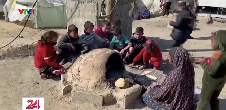 Tình trạng đói ăn phủ khắp Dải Gaza, hơn 10.000 trẻ em có nguy cơ gầy mòn - Ảnh 5. Tình trạng đói ăn phủ khắp Dải Gaza, hơn 10.000 trẻ em có nguy cơ gầy mòn - Ảnh 5.
