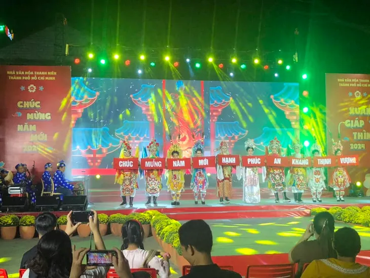 Hát bội phương Nam rộn ràng chào năm mới - Ảnh 1. Hát bội phương Nam rộn ràng chào năm mới - Ảnh 1.