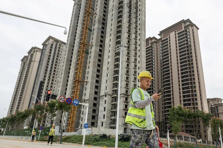 Bom nợ Evergrande phải thanh lý tài sản - Ảnh 1. Bom nợ Evergrande phải thanh lý tài sản - Ảnh 1.