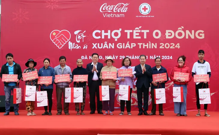 Nhiều hoạt động chăm lo cho công nhân lao động, nhân dân đón Tết - Ảnh 1. Nhiều hoạt động chăm lo cho công nhân lao động, nhân dân đón Tết - Ảnh 1.