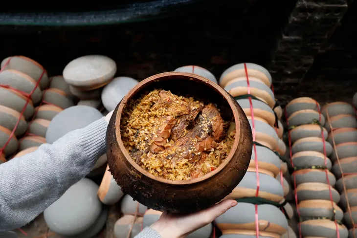 Hà Nam: Cá kho làng Vũ Đại rực lửa đón Tết - Ảnh 6. Hà Nam: Cá kho làng Vũ Đại rực lửa đón Tết - Ảnh 6.
