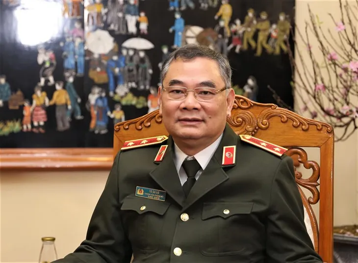 Bộ Công an cảnh báo thủ đoạn dụ dỗ đưa người xuất cảnh, vượt biên trái phép - Ảnh 1. Bộ Công an cảnh báo thủ đoạn dụ dỗ đưa người xuất cảnh, vượt biên trái phép - Ảnh 1.