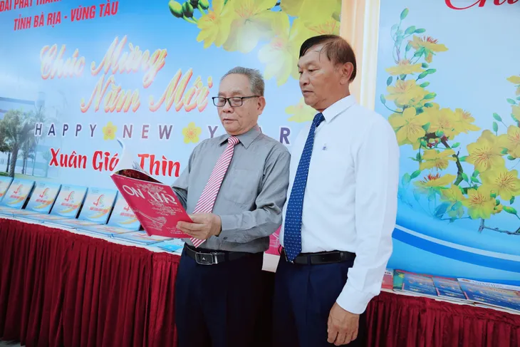 Ấn phẩm VTV ON AIR tham gia Hội Báo Xuân Bà Rịa - Vũng Tàu năm 2024 - Ảnh 2. Ấn phẩm VTV ON AIR tham gia Hội Báo Xuân Bà Rịa - Vũng Tàu năm 2024 - Ảnh 2.