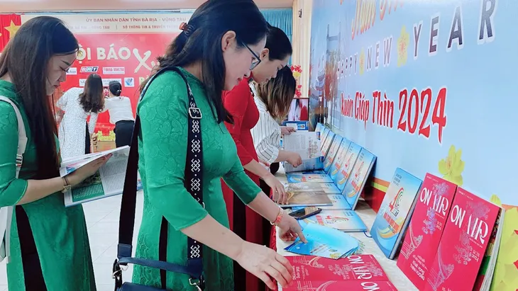 Ấn phẩm VTV ON AIR tham gia Hội Báo Xuân Bà Rịa - Vũng Tàu năm 2024 - Ảnh 5. Ấn phẩm VTV ON AIR tham gia Hội Báo Xuân Bà Rịa - Vũng Tàu năm 2024 - Ảnh 5.