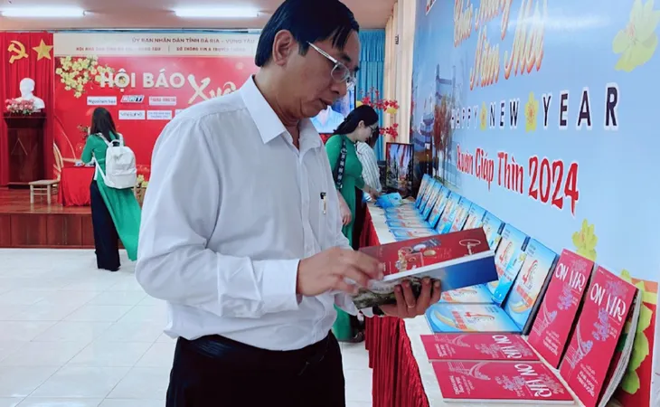 Ấn phẩm VTV ON AIR tham gia Hội Báo Xuân Bà Rịa - Vũng Tàu năm 2024 - Ảnh 4. Ấn phẩm VTV ON AIR tham gia Hội Báo Xuân Bà Rịa - Vũng Tàu năm 2024 - Ảnh 4.