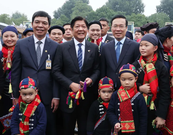 Chủ tịch nước và Tổng thống Philippines tham quan Hoàng Thành Thăng Long - Ảnh 2. Chủ tịch nước và Tổng thống Philippines tham quan Hoàng Thành Thăng Long - Ảnh 2.