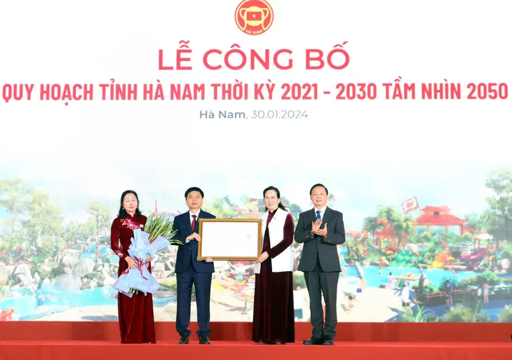 Công bố Quy hoạch tỉnh Hà Nam thời kỳ 2021-2030, tầm nhìn đến năm 2050 - Ảnh 1. Công bố Quy hoạch tỉnh Hà Nam thời kỳ 2021-2030, tầm nhìn đến năm 2050 - Ảnh 1.