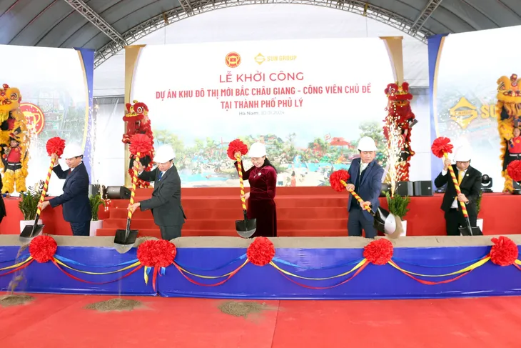 Công bố Quy hoạch tỉnh Hà Nam thời kỳ 2021-2030, tầm nhìn đến năm 2050 - Ảnh 2. Công bố Quy hoạch tỉnh Hà Nam thời kỳ 2021-2030, tầm nhìn đến năm 2050 - Ảnh 2.