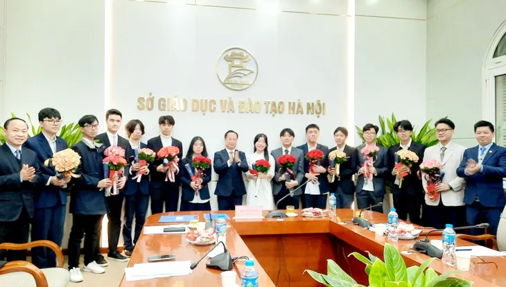 Điểm danh 12 thủ khoa kỳ thi chọn học sinh giỏi quốc gia năm 2024 - Ảnh 2. Điểm danh 12 thủ khoa kỳ thi chọn học sinh giỏi quốc gia năm 2024 - Ảnh 2.