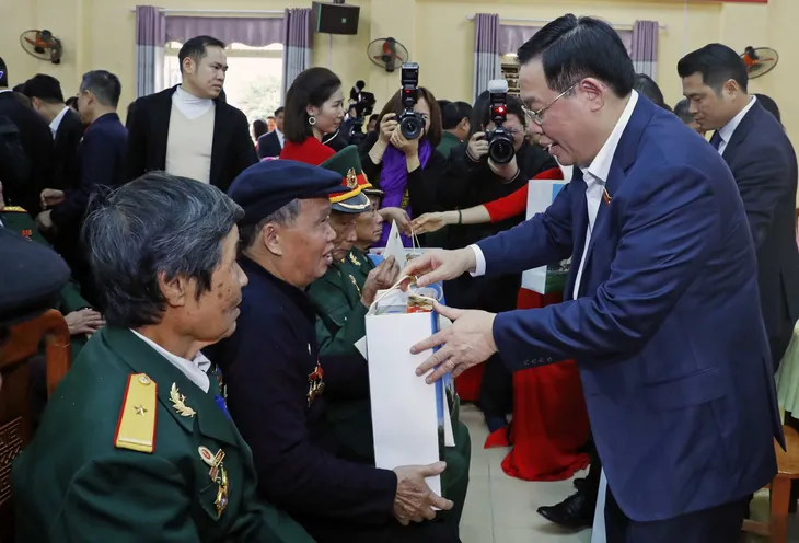 Bảo đảm mọi người, mọi nhà đều được đón Tết - Ảnh 1. Bảo đảm mọi người, mọi nhà đều được đón Tết - Ảnh 1.