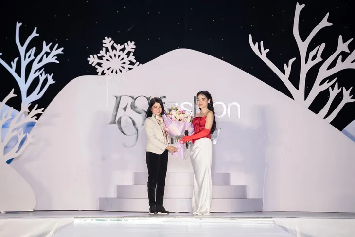 Đạo diễn Phương Anh Đinh ghi dấu ấn sáng tạo trong 9 FASHION SHOW mùa 2 - Ảnh 5. Đạo diễn Phương Anh Đinh ghi dấu ấn sáng tạo trong 9 FASHION SHOW mùa 2 - Ảnh 5.
