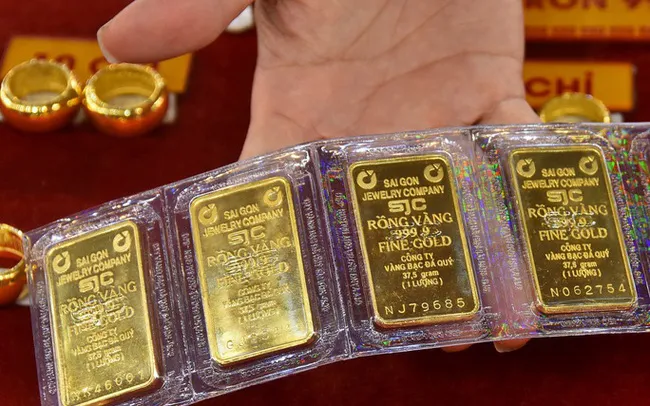 Giá vàng giảm 500 nghìn đồng/lượng sau một đêm - Ảnh 1. Giá vàng giảm 500 nghìn đồng/lượng sau một đêm - Ảnh 1.