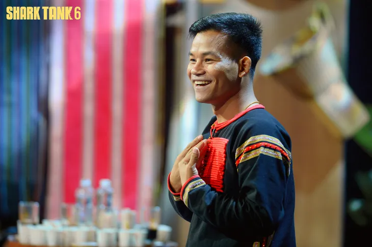 Shark Tank - Tập 14: Chàng trai Ê Đê thu về chục tỷ sau hơn 1 năm bán cà phê rang - Ảnh 4. Shark Tank - Tập 14: Chàng trai Ê Đê thu về chục tỷ sau hơn 1 năm bán cà phê rang - Ảnh 4.