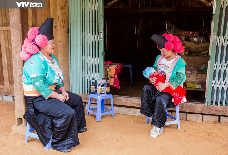 Cú phủa - Nét độc đáo của phụ nữ H’Mông Thuận Châu, Sơn La - Ảnh 6. Cú phủa - Nét độc đáo của phụ nữ H’Mông Thuận Châu, Sơn La - Ảnh 6.