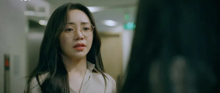 Chúng ta của 8 năm sau - Tập 28: Nguyệt chết lặng biết Tùng phản bội từ quá khứ đến hiện tại - Ảnh 14.