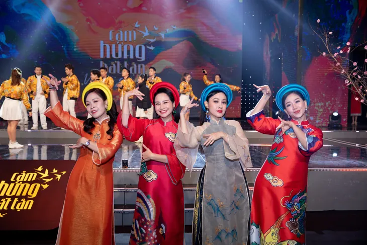 Hậu trường ít người thấy của dàn MC Cảm hứng bất tận 2024 - Ảnh 9. Hậu trường ít người thấy của dàn MC Cảm hứng bất tận 2024 - Ảnh 9.