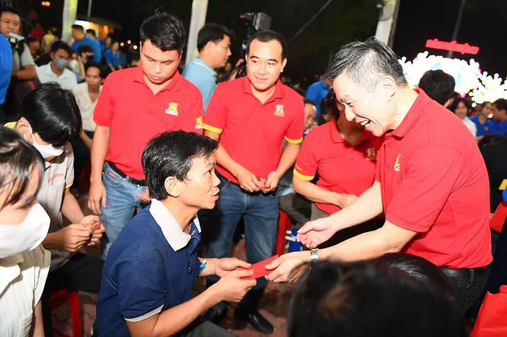 Thắp lửa niềm tin cho người lao động khó khăn dịp Tết Giáp Thìn - Ảnh 4. Thắp lửa niềm tin cho người lao động khó khăn dịp Tết Giáp Thìn - Ảnh 4.