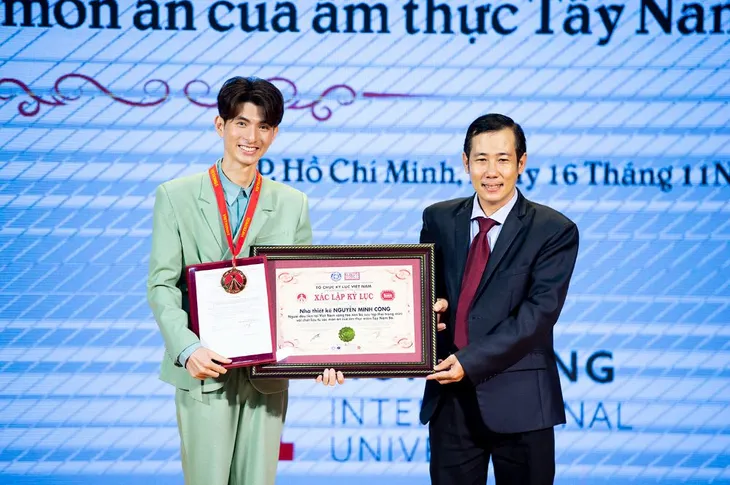 Lưu trữ văn hóa mứt Tết dân gian bằng thời trang - Ảnh 4. Lưu trữ văn hóa mứt Tết dân gian bằng thời trang - Ảnh 4.