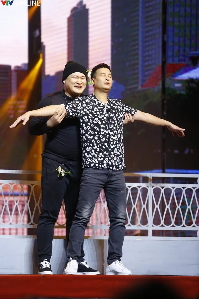 Gala cười 2024: Dàn diễn viên hài trẻ tung hứng cười ra nước mắt vì... nhảy cầu - Ảnh 5. Gala cười 2024: Dàn diễn viên hài trẻ tung hứng cười ra nước mắt vì... nhảy cầu - Ảnh 5.