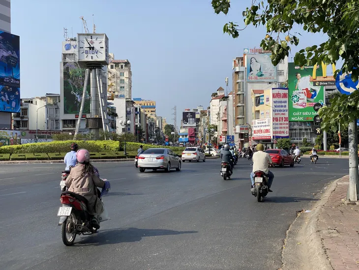 Giao thông TP Hồ Chí Minh thông thoáng ngày đầu tiên đi làm sau Tết - Ảnh 5. Giao thông TP Hồ Chí Minh thông thoáng ngày đầu tiên đi làm sau Tết - Ảnh 5.
