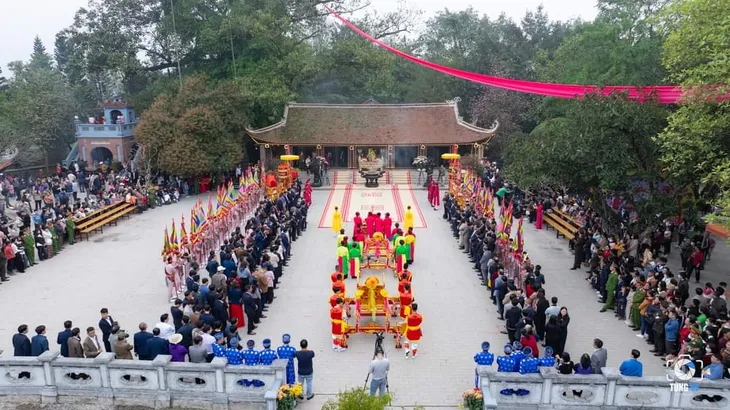 Linh thiêng Lễ hội Đền Mẫu Âu Cơ - Ảnh 2. Linh thiêng Lễ hội Đền Mẫu Âu Cơ - Ảnh 2.