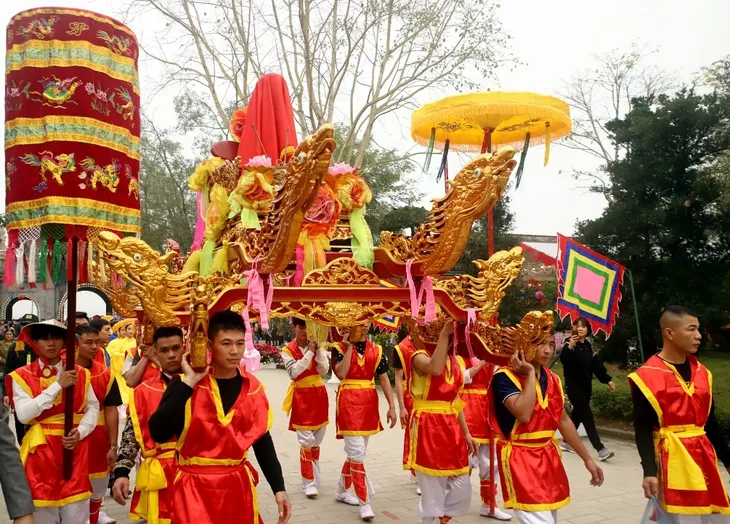 Linh thiêng Lễ hội Đền Mẫu Âu Cơ - Ảnh 4. Linh thiêng Lễ hội Đền Mẫu Âu Cơ - Ảnh 4.