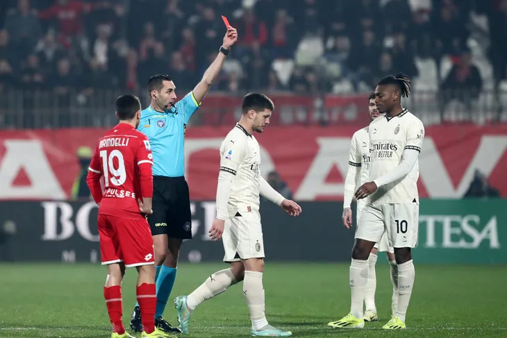 AC Milan bỏ lỡ cơ hội vươn lên thứ nhì tại Serie A - Ảnh 1. AC Milan bỏ lỡ cơ hội vươn lên thứ nhì tại Serie A - Ảnh 1.