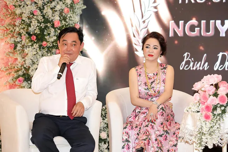 Triệu tập vợ chồng bà Nguyễn Phương Hằng tới phiên tòa xét xử bà Hàn Ni - Ảnh 1. Triệu tập vợ chồng bà Nguyễn Phương Hằng tới phiên tòa xét xử bà Hàn Ni - Ảnh 1.