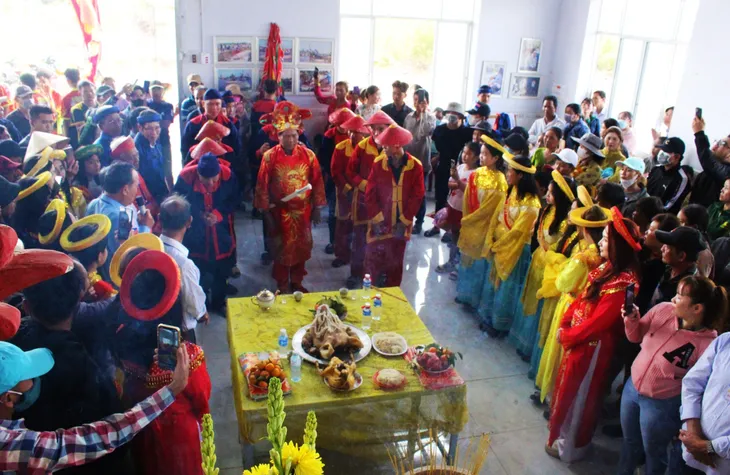 Lễ rước Nghinh Ông độc đáo của ngư dân vùng biển Bạc Liêu - Ảnh 4. Lễ rước Nghinh Ông độc đáo của ngư dân vùng biển Bạc Liêu - Ảnh 4.