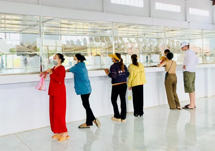 Lễ rước Nghinh Ông độc đáo của ngư dân vùng biển Bạc Liêu - Ảnh 5. Lễ rước Nghinh Ông độc đáo của ngư dân vùng biển Bạc Liêu - Ảnh 5.