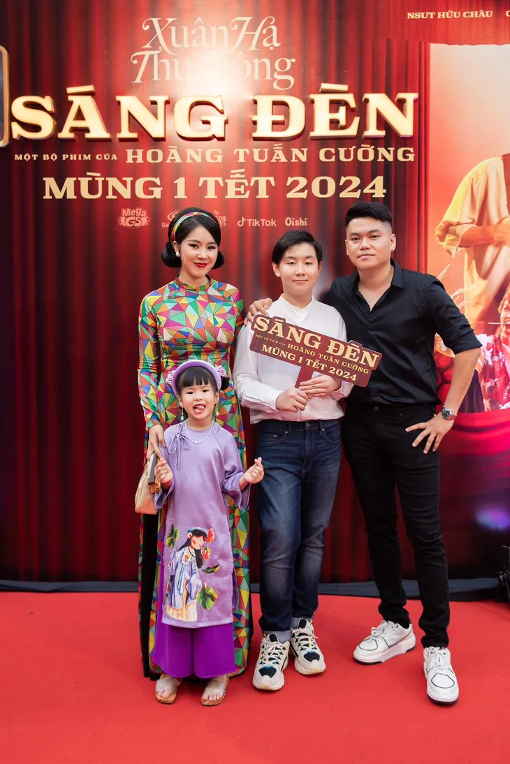 Sáng đèn - phim về nghệ thuật cải lương có đủ thu hút dịp Tết? - Ảnh 1.