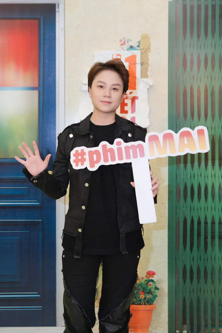 Lệ Quyên, Lan Phương, Erik và dàn sao Việt đổ bộ thảm đỏ công chiếu Mai tại Hà Nội - Ảnh 6. Lệ Quyên, Lan Phương, Erik và dàn sao Việt đổ bộ thảm đỏ công chiếu Mai tại Hà Nội - Ảnh 6.
