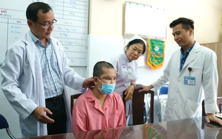Lóc toàn bộ da đầu do cuốn vào máy kéo sợi - Ảnh 1. Lóc toàn bộ da đầu do cuốn vào máy kéo sợi - Ảnh 1.