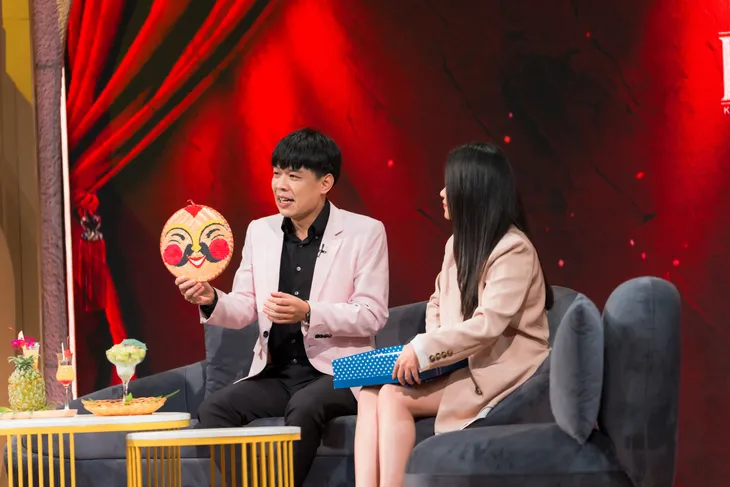Trung Ruồi bất ngờ hội ngộ NSND Tự Long ở Khách sạn 5 sao - Ảnh 2. Trung Ruồi bất ngờ hội ngộ NSND Tự Long ở Khách sạn 5 sao - Ảnh 2.
