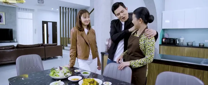 Mẹ chồng và mẹ đẻ Hồng Diễm tái xuất chung phim - Ảnh 7. Mẹ chồng và mẹ đẻ Hồng Diễm tái xuất chung phim - Ảnh 7.