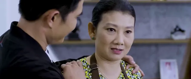 Mẹ chồng và mẹ đẻ Hồng Diễm tái xuất chung phim - Ảnh 8. Mẹ chồng và mẹ đẻ Hồng Diễm tái xuất chung phim - Ảnh 8.