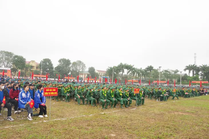 Lễ giao nhận quân: Viết tiếp khúc quân hành trên quê hương Đại tướng Võ Nguyên Giáp - Ảnh 6. Lễ giao nhận quân: Viết tiếp khúc quân hành trên quê hương Đại tướng Võ Nguyên Giáp - Ảnh 6.