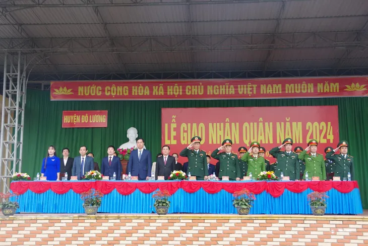 Lễ giao nhận quân: Viết tiếp khúc quân hành trên quê hương Đại tướng Võ Nguyên Giáp - Ảnh 7. Lễ giao nhận quân: Viết tiếp khúc quân hành trên quê hương Đại tướng Võ Nguyên Giáp - Ảnh 7.