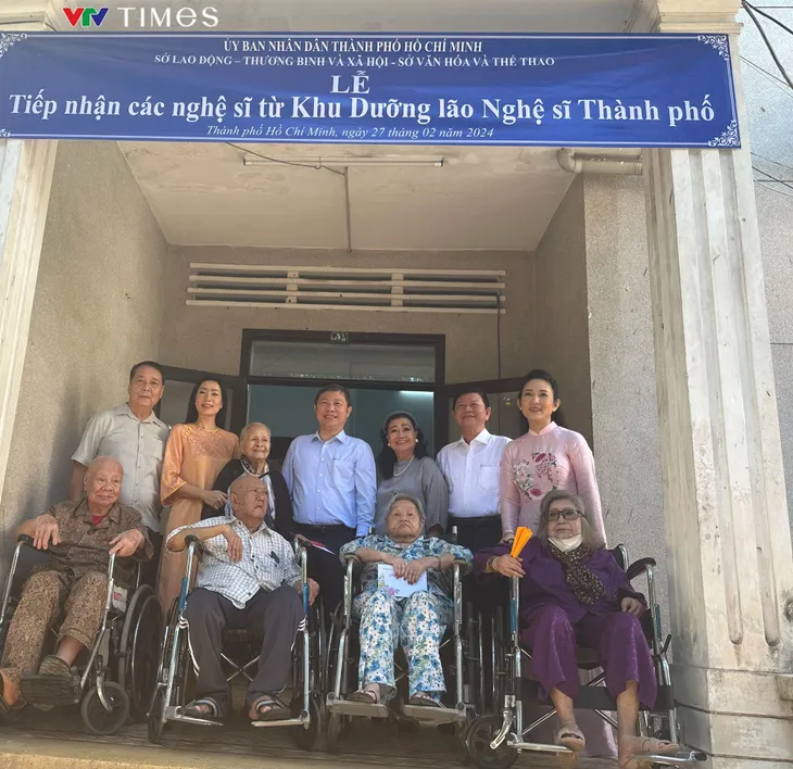 Các nghệ sĩ lão thành làm lễ “nhận nhà mới” - Ảnh 10. Các nghệ sĩ lão thành làm lễ “nhận nhà mới” - Ảnh 10.