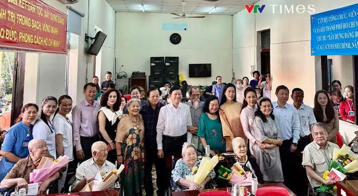Các nghệ sĩ lão thành làm lễ “nhận nhà mới” - Ảnh 5. Các nghệ sĩ lão thành làm lễ “nhận nhà mới” - Ảnh 5.
