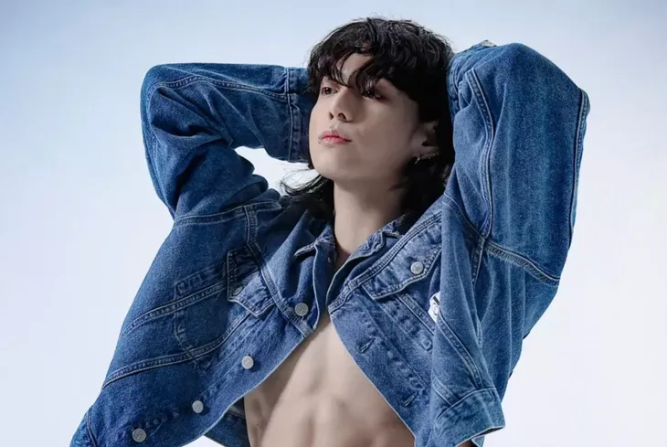 Jungkook (BTS) nhảy 60 bậc trên BXH Billboard, cổ phiếu SM giảm sau tin hẹn hò của Karina (aespa) - Lee Jae Wook - Ảnh 3. Jungkook (BTS) nhảy 60 bậc trên BXH Billboard, cổ phiếu SM giảm sau tin hẹn hò của Karina (aespa) - Lee Jae Wook - Ảnh 3.
