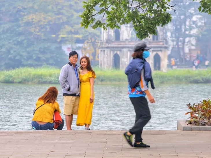 Xây dựng người Hà Nội văn minh, thanh lịch - Ảnh 1. Xây dựng người Hà Nội văn minh, thanh lịch - Ảnh 1.