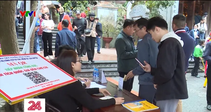 Quản lý tiền công đức tại cơ sở tâm linh: Vẫn phải trông chờ sự trung thực - Ảnh 1. Quản lý tiền công đức tại cơ sở tâm linh: Vẫn phải trông chờ sự trung thực - Ảnh 1.