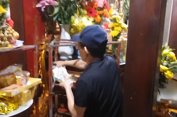 Quản lý tiền công đức tại cơ sở tâm linh: Vẫn phải trông chờ sự trung thực - Ảnh 5. Quản lý tiền công đức tại cơ sở tâm linh: Vẫn phải trông chờ sự trung thực - Ảnh 5.