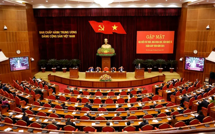 Chủ tịch nước gặp mặt trí thức, nhà khoa học, văn nghệ sĩ - Ảnh 1. Chủ tịch nước gặp mặt trí thức, nhà khoa học, văn nghệ sĩ - Ảnh 1.