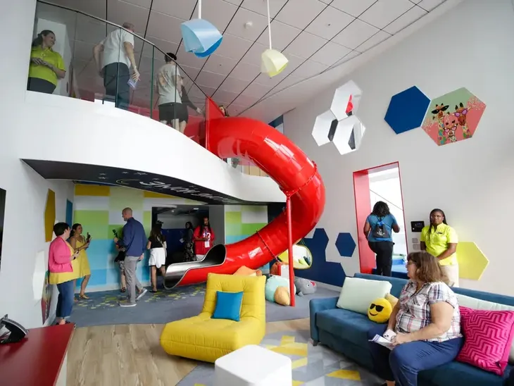 Có gì trên con tàu du lịch lớn nhất thế giới Icon of the Seas khởi hành mới đây? - Ảnh 5. Có gì trên con tàu du lịch lớn nhất thế giới Icon of the Seas khởi hành mới đây? - Ảnh 5.