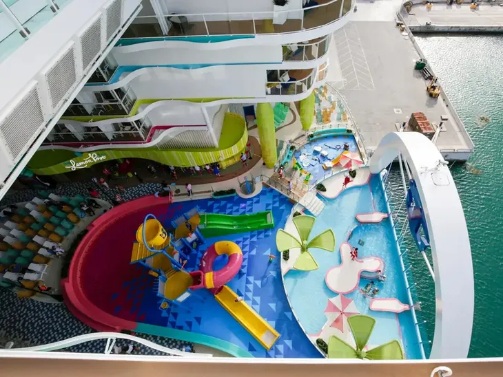 Có gì trên con tàu du lịch lớn nhất thế giới Icon of the Seas khởi hành mới đây? - Ảnh 3. Có gì trên con tàu du lịch lớn nhất thế giới Icon of the Seas khởi hành mới đây? - Ảnh 3.